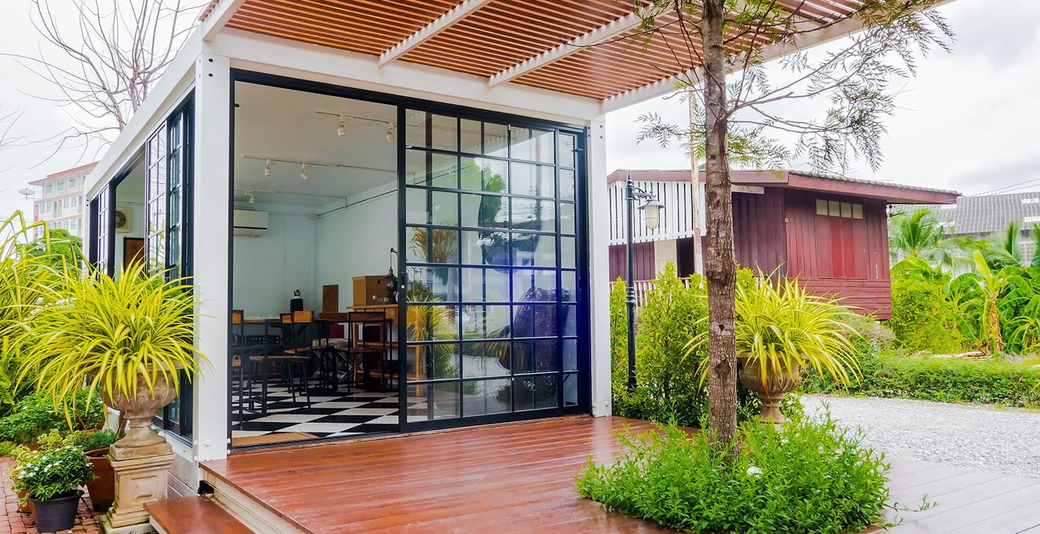 FIVE FANTASTIC SHIPPING CONTAINER OFFICE IDEAS